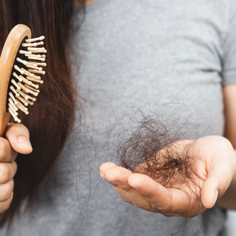 How to Naturally Manage Hair Loss During Chemotherapy
